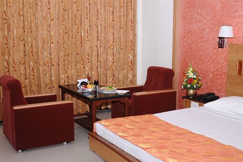Ramyas Hotels Tiruchirappalli Екстер'єр фото